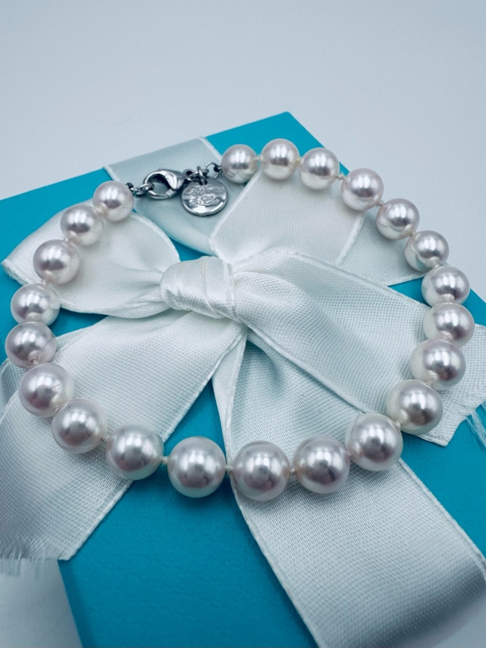 Tiffany & Co. 8” Essential Pearls 18K White Gold Bracelet with Packaging